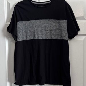 Old Navy Men's Black and Gray Short Sleeve Tee